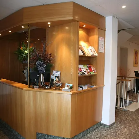 Am St. Georg Hotell 2*